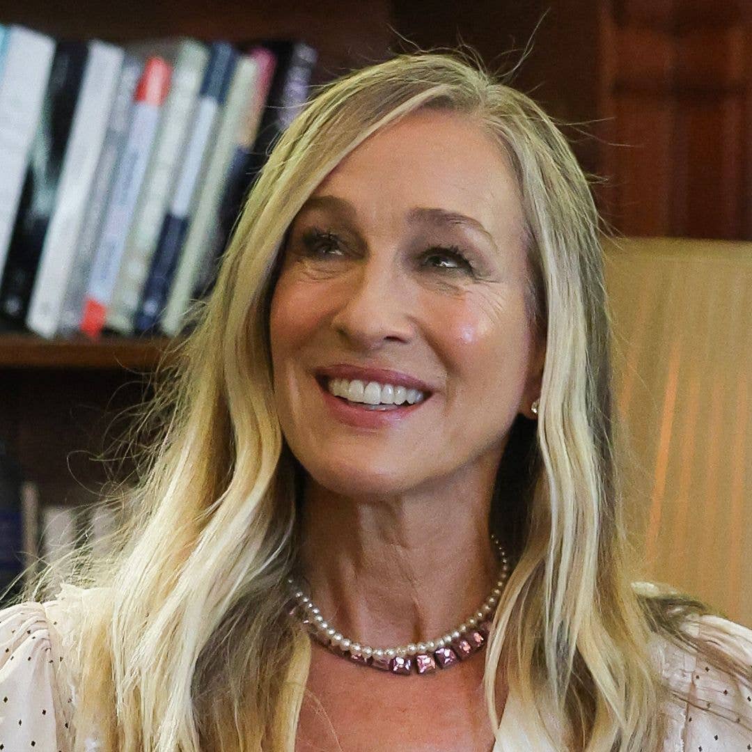Sarah Jessica Parker channels Princess Diana in iconic meeting with Queen