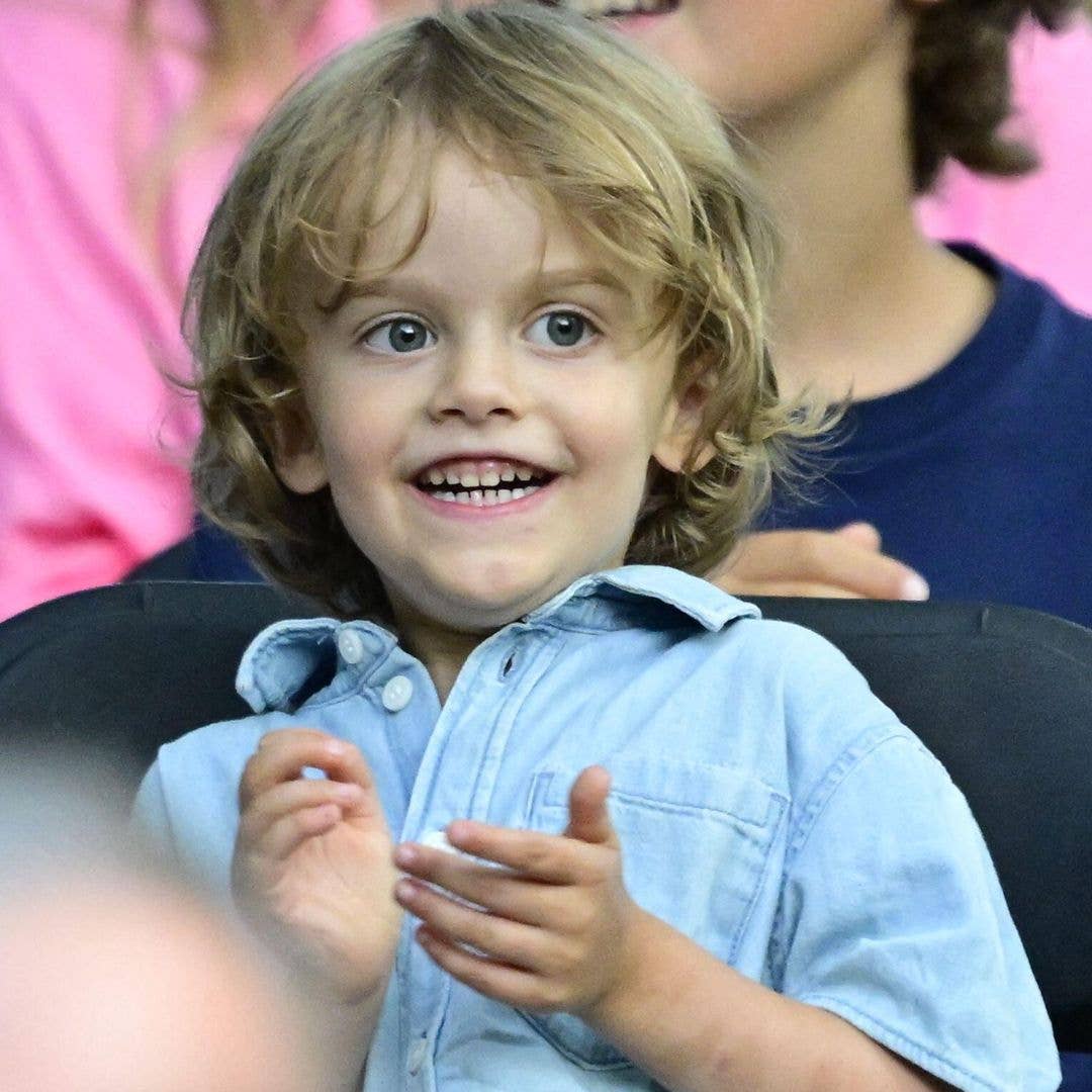 Smiley Prince Julian is a mini Prince Louis as he celebrates his 5th birthday in new must-see portrait