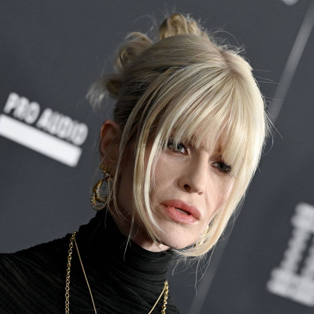 Kelly Osbourne shows off super short new hair in fresh photos with son
