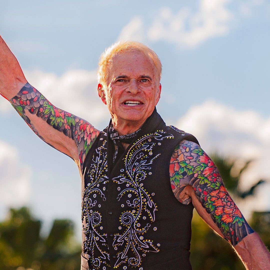 '80s rocker, David Lee Roth, 71, makes surprise appearance at Coachella