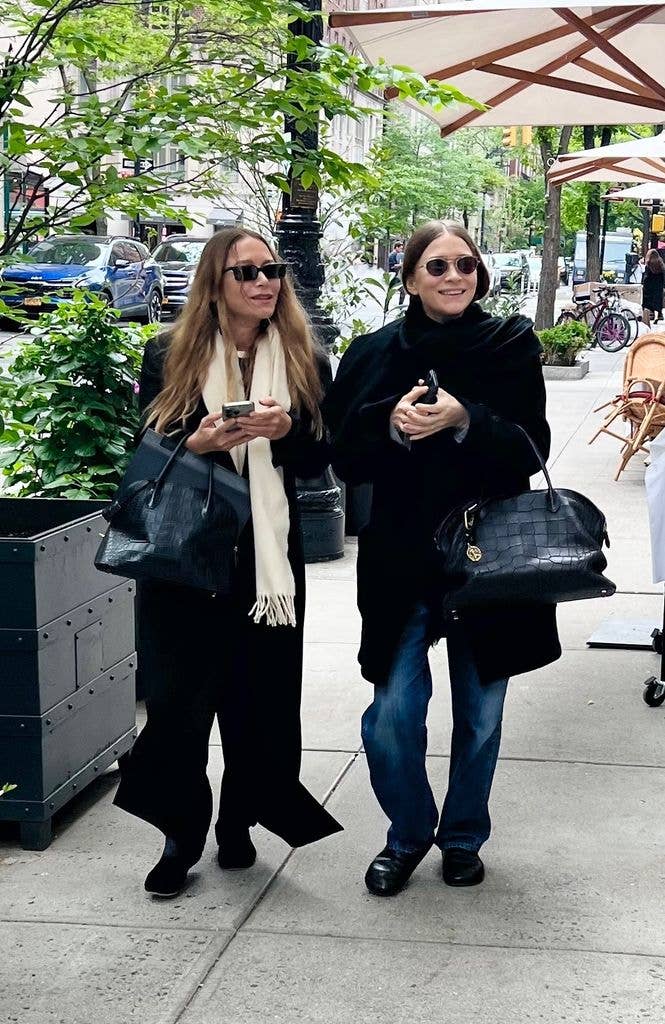 Mary-Kate and Ashley olsen nyc outing